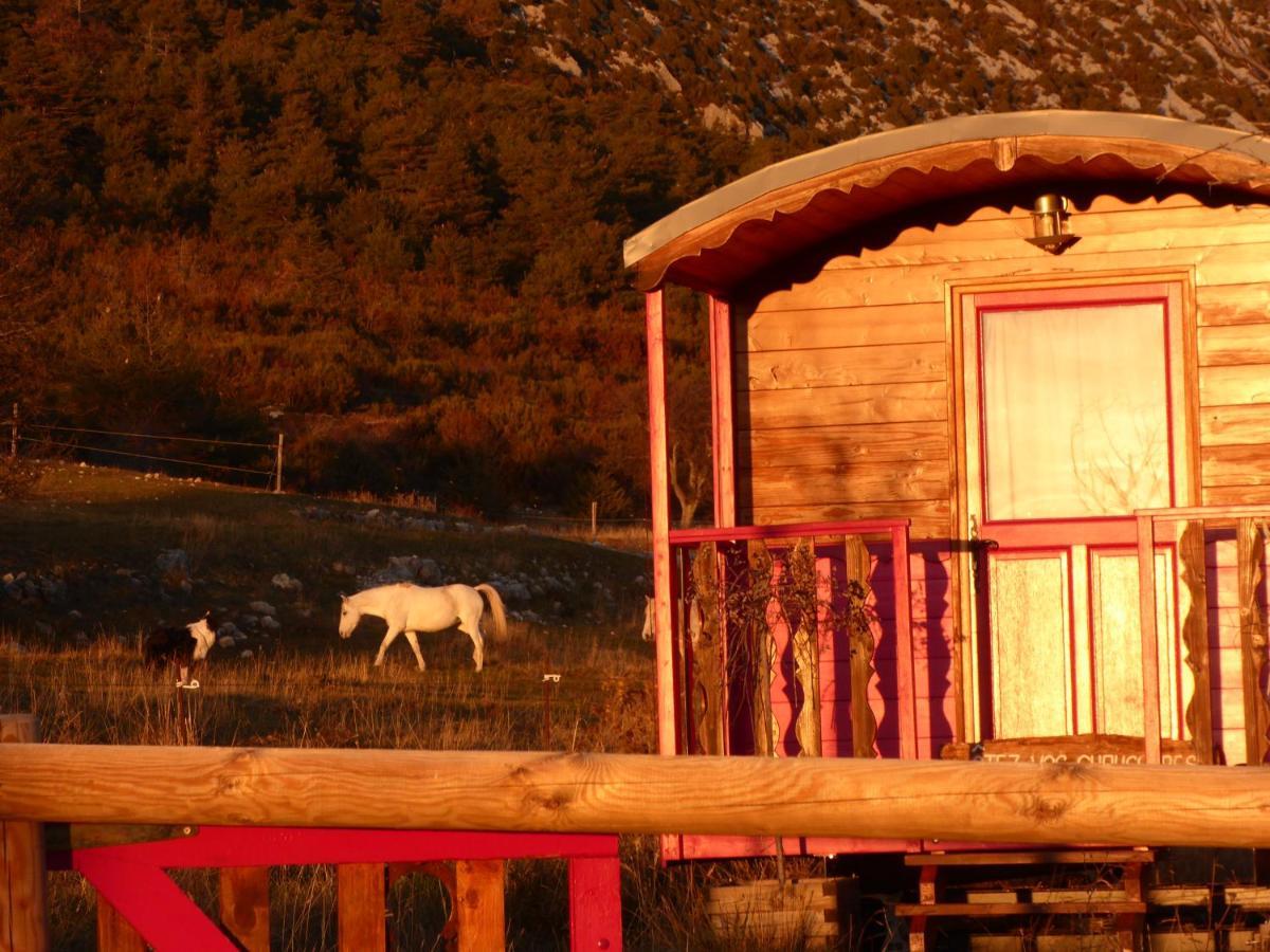 Ferme Saint Pierre Hotell Bargème Exteriör bild