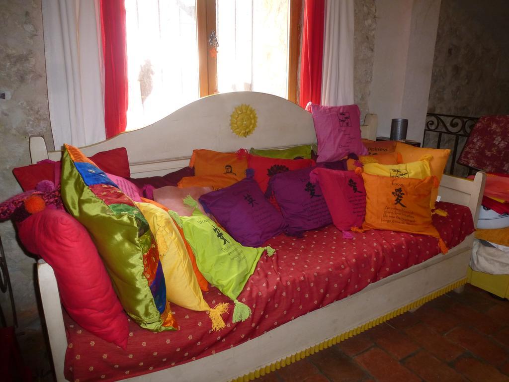 Ferme Saint Pierre Hotell Bargème Exteriör bild